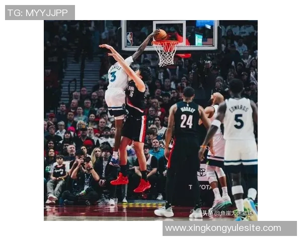 爱德华兹精准传球助攻戈贝尔轻松扣篮破包夹防守